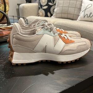 NWOT New Balance 327 x Carrie Underwood Calia